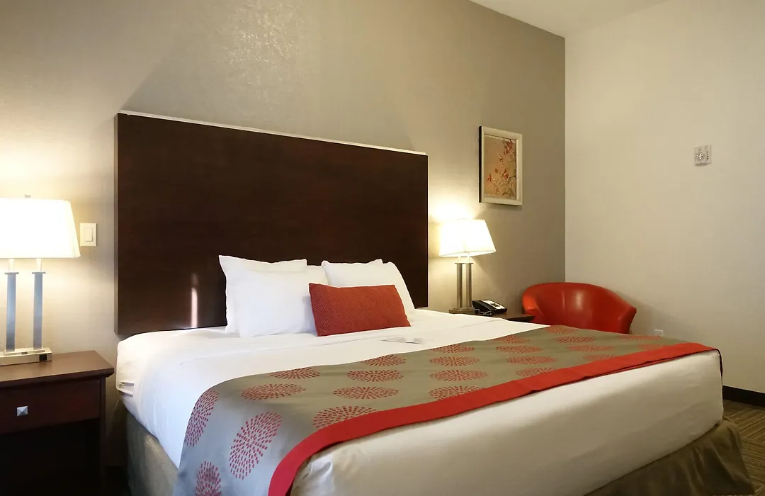 Ramada By Wyndham Moose Jaw-1