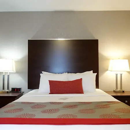Ramada By Wyndham Moose Jaw-2