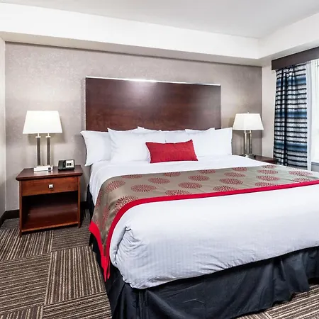 Ramada By Wyndham Moose Jaw-3