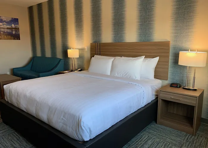 Meridian Inn & Suites Regina Airport