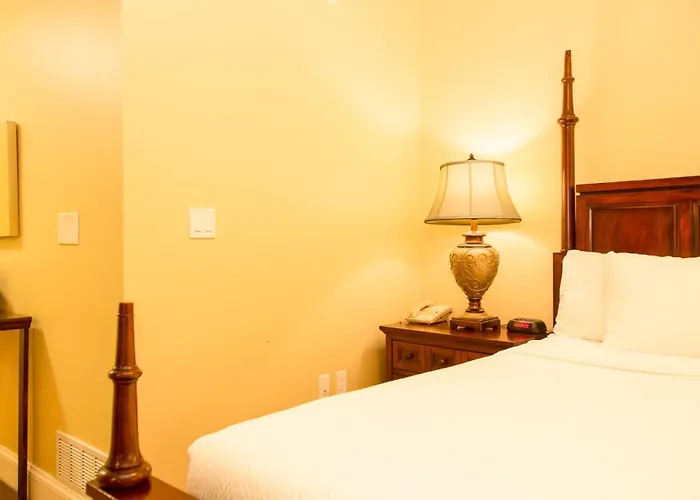 Grant Hall Hotel